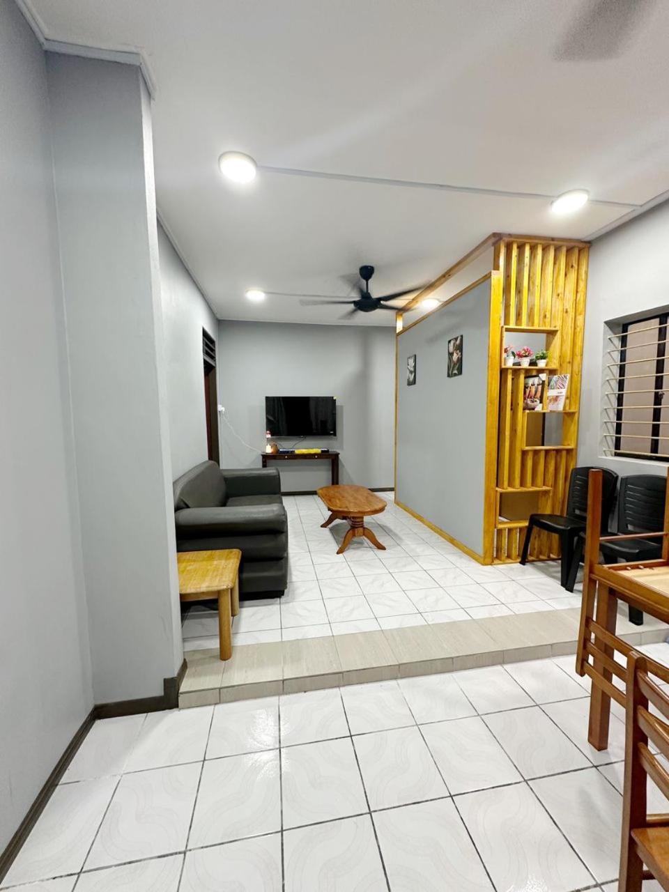 Mz Homestay Tuaran Exteriör bild